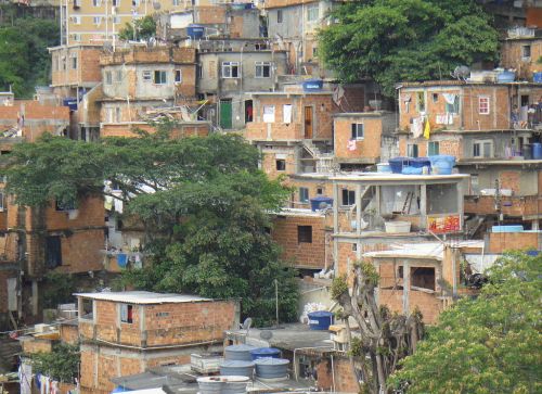 8-7-18-1024px-Favela_cantagalo